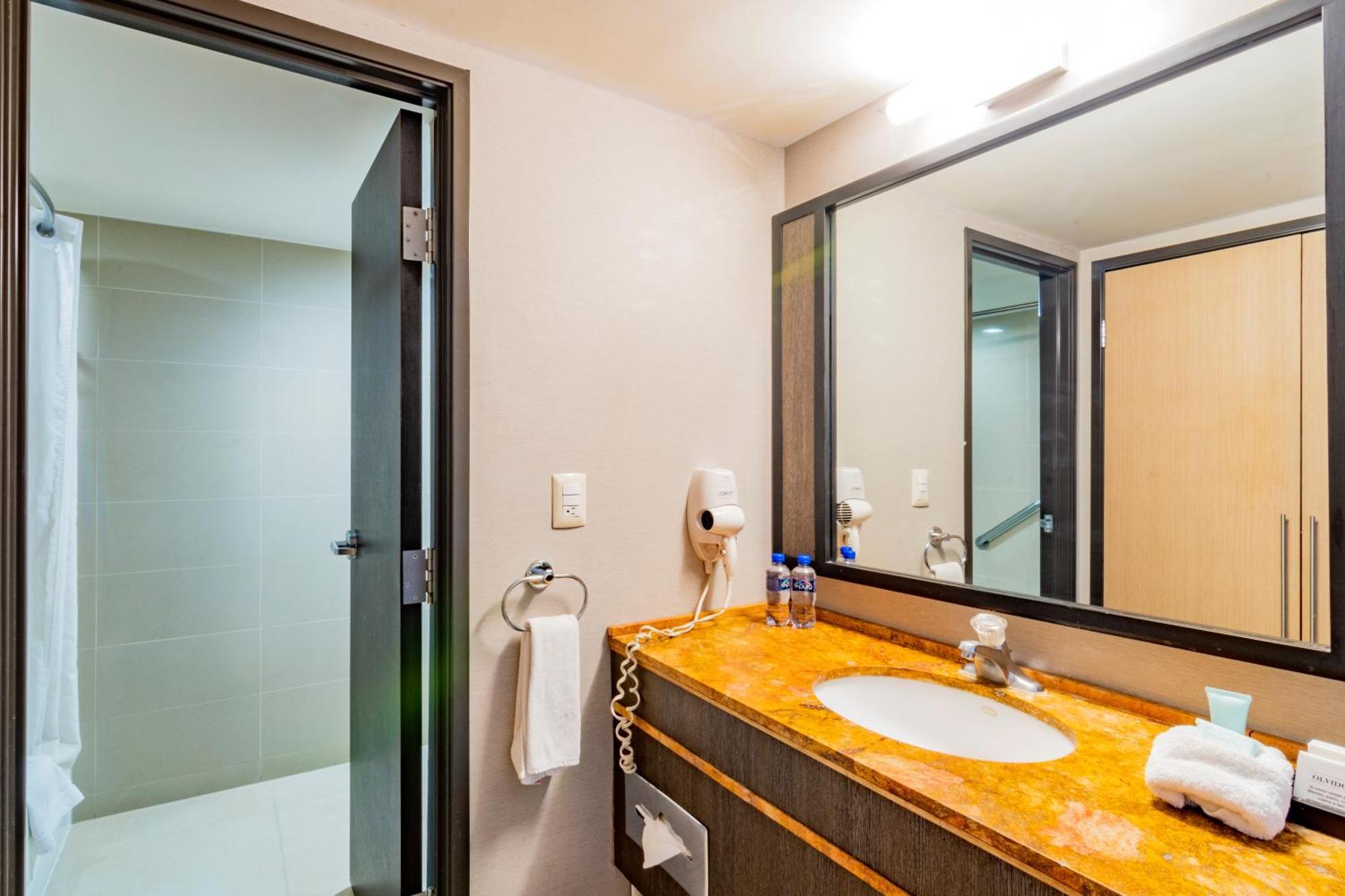 Hotel Lucerna Ciudad Juarez Ngoại thất bức ảnh